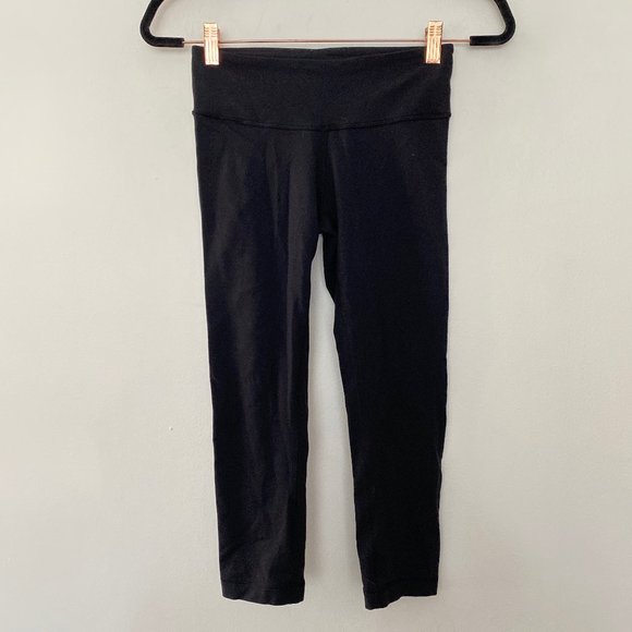lululemon athletica Pants - Lululemon Athletica 4 Wunder Under Crop Leggings